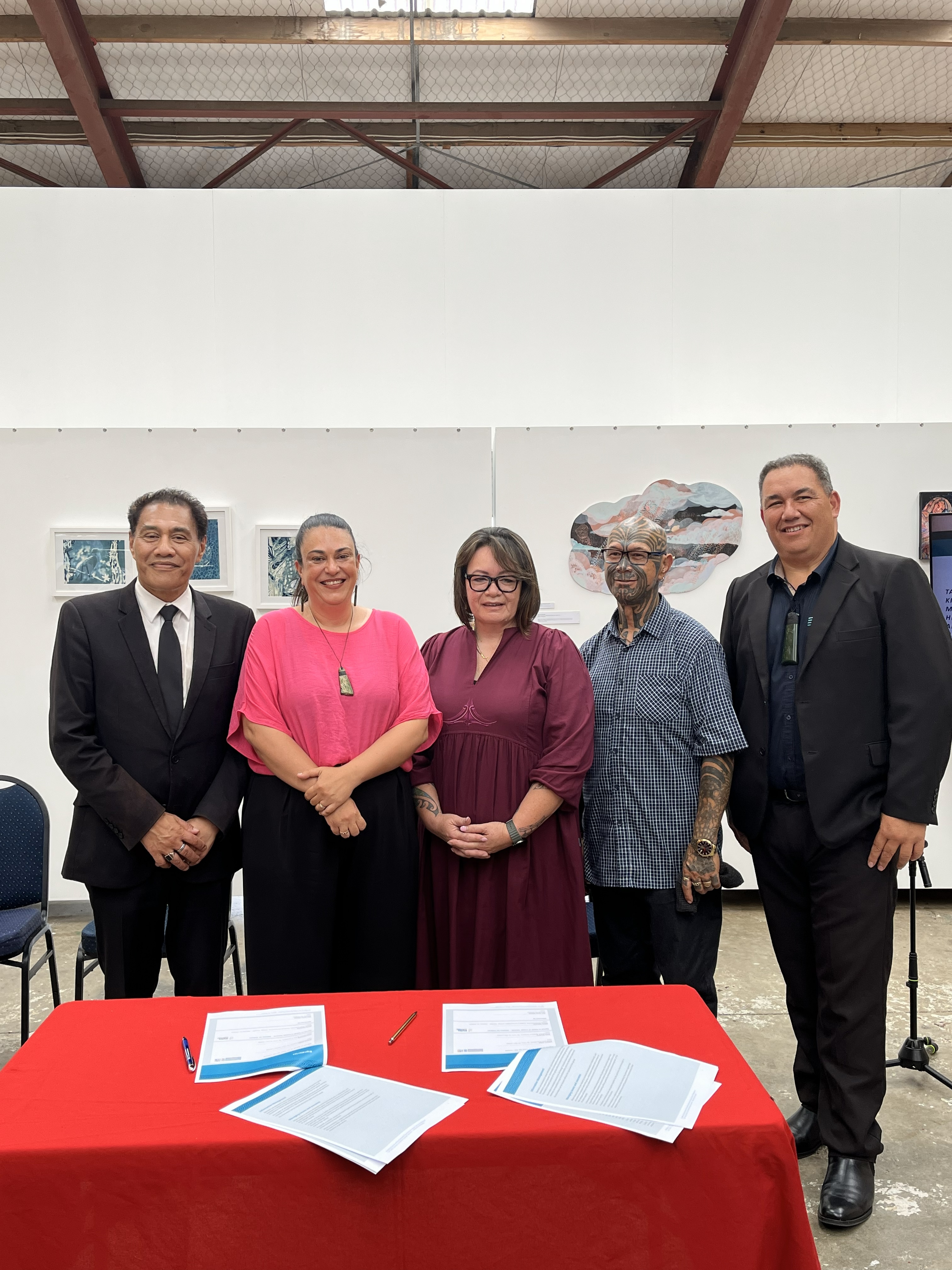 IMAGE 1   TAI TIMU TAI PARI